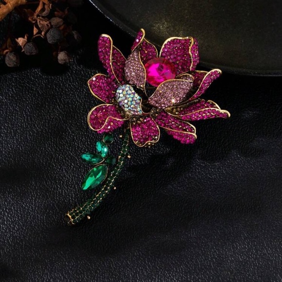 Pink Crystal Flower Brooch / Pendant 🌸✨ - Picture 4 of 9